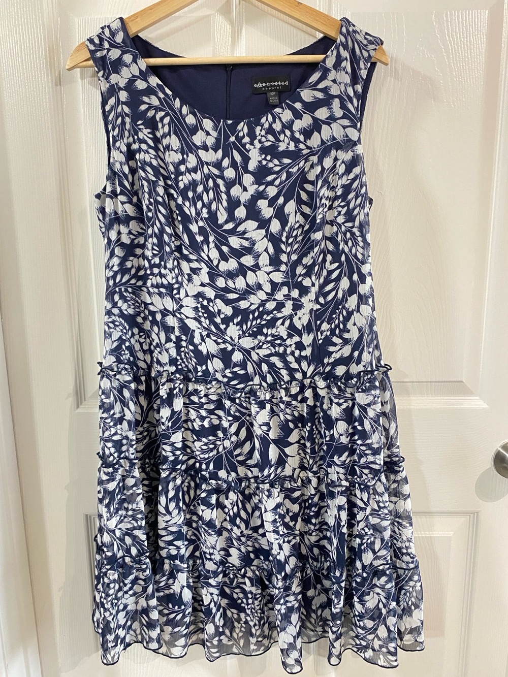 VINTAGE WMNS 10P Navy Blue and White Floral Knee Length Dress